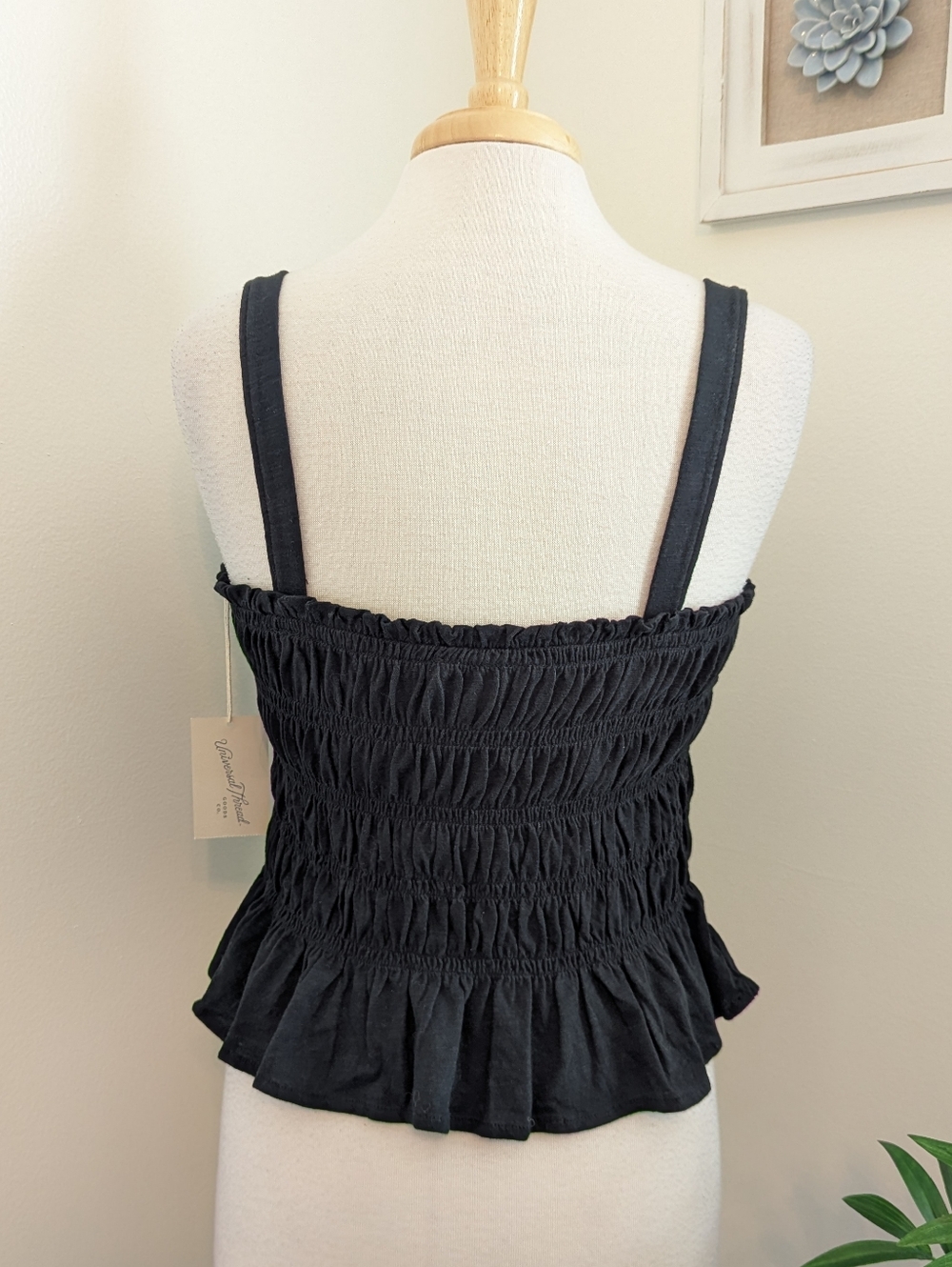 Universal Thread | Target Black Smocked Ruffle Hem Tank Top XL - Picture 6 of 9